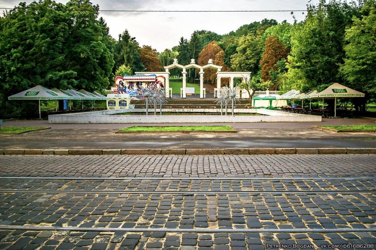 Central Park Apartment Lviv Exteriör bild